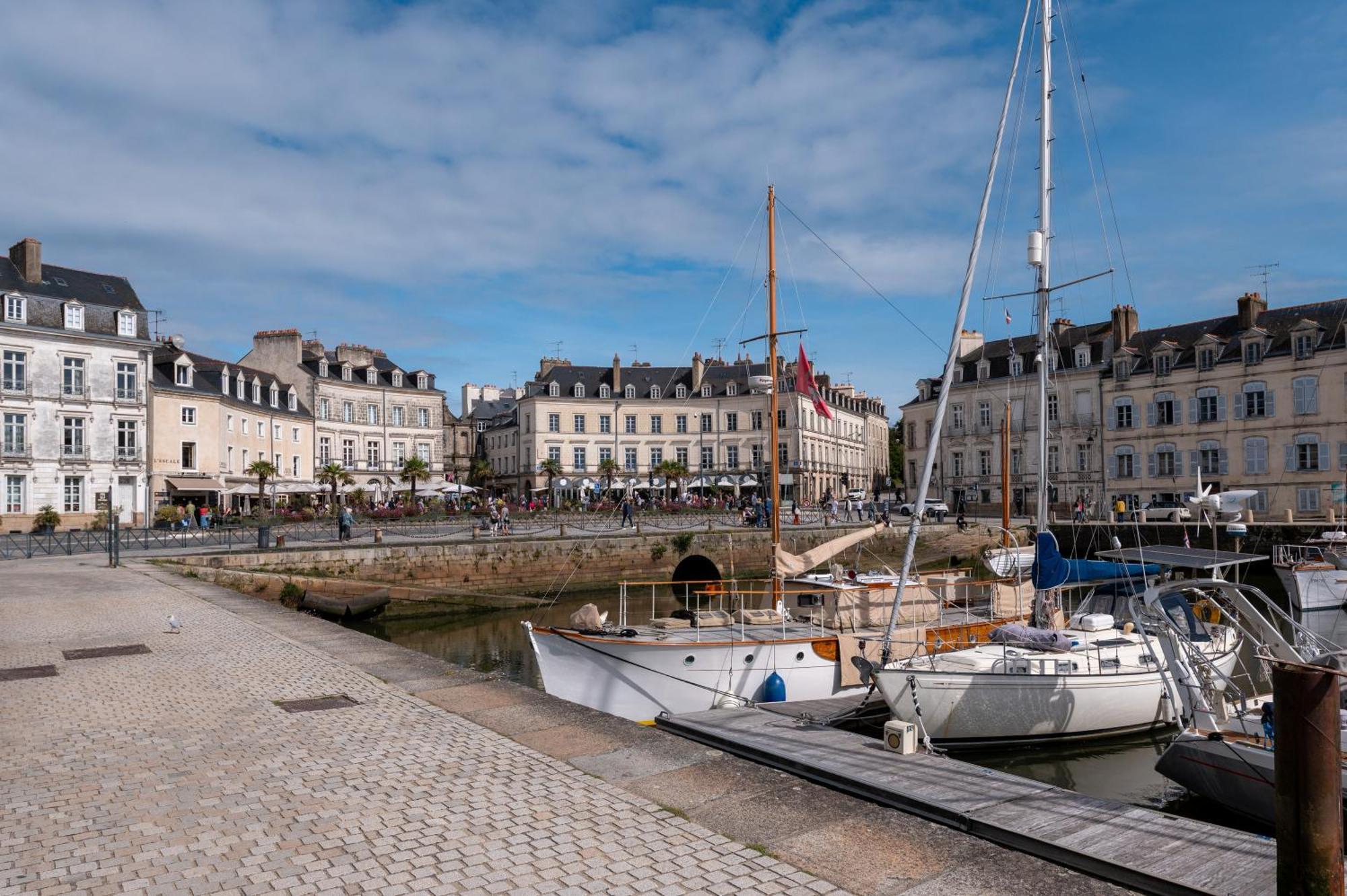 Le Doumer Parking Wifi Vannes